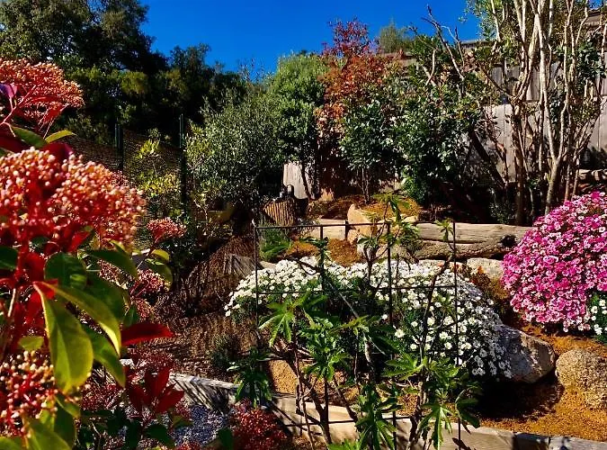 Πανσιόν Senteurs Du Maquis 4*